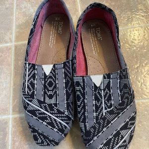 Toms Canvas Shoes